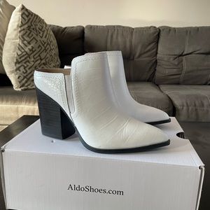 Aldo slip in heeled booties